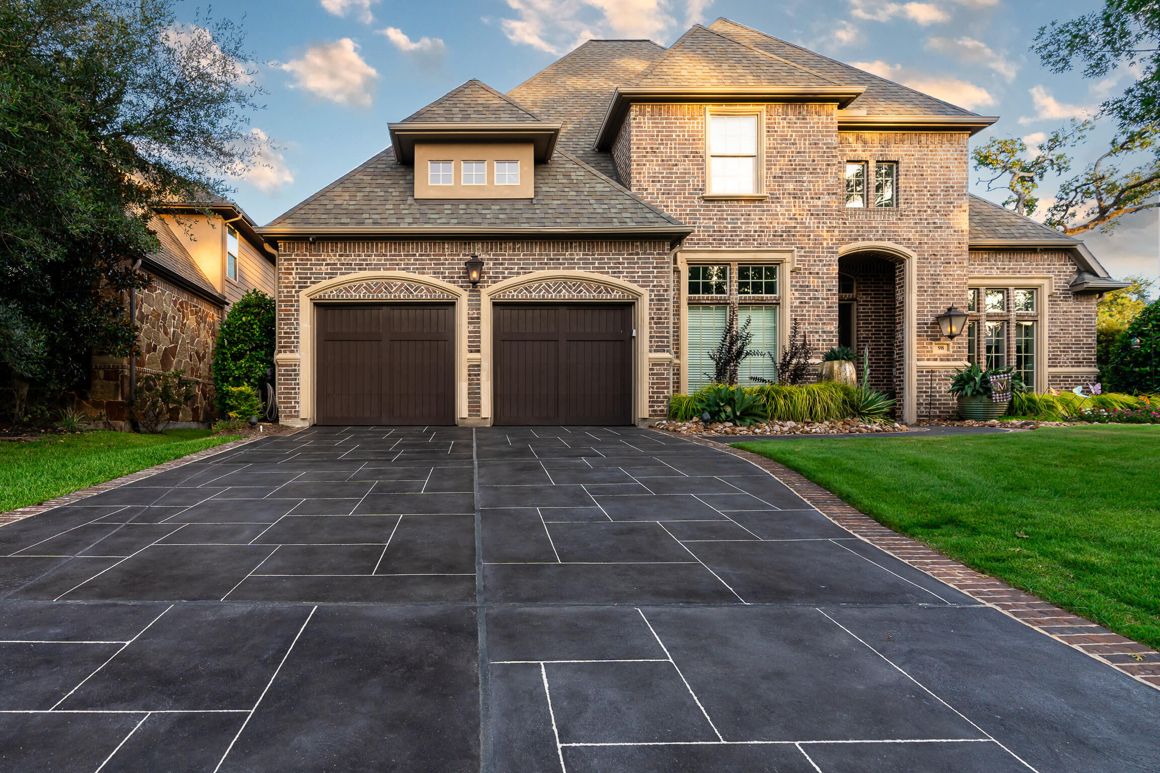 Inspiring Driveway And Walkway Design Gallery Get Inspired By   002 98 E Cove View Trail The Woodlands Online 8deea7e3579d7799b0f841bd3971b8a3 